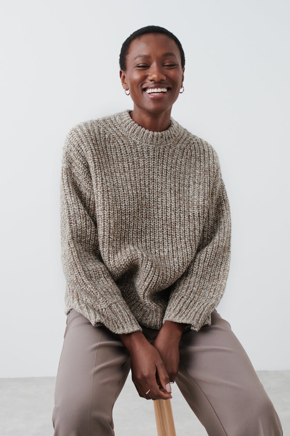 Läs mer om Gina Tricot - Chunky knitted sweater - stickade tröjor - Beige - XS - Female