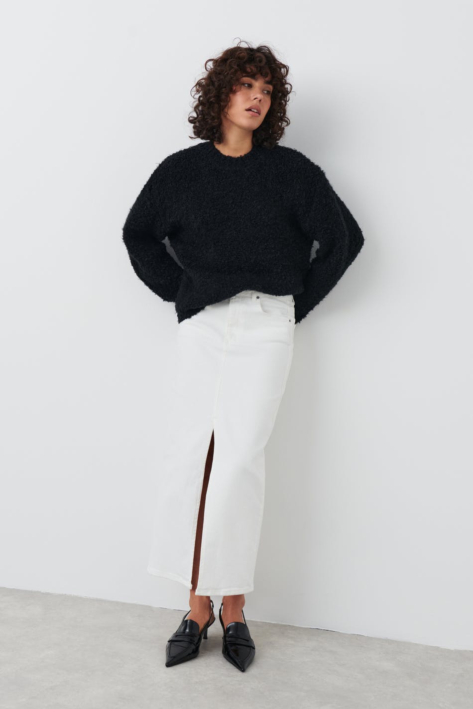 Läs mer om Gina Tricot - Knitted bouclé sweater - stickade tröjor - Black - S - Female