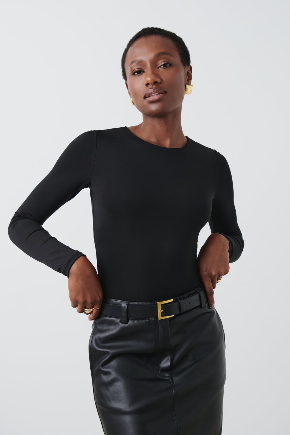 Läs mer om Gina Tricot - Micro roundneck body - bodys - Black - M - Female