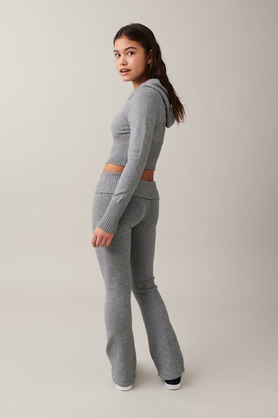 Gina Tricot - Y knitted yoga pants - young-bottoms - Grey - 146/152 - Female