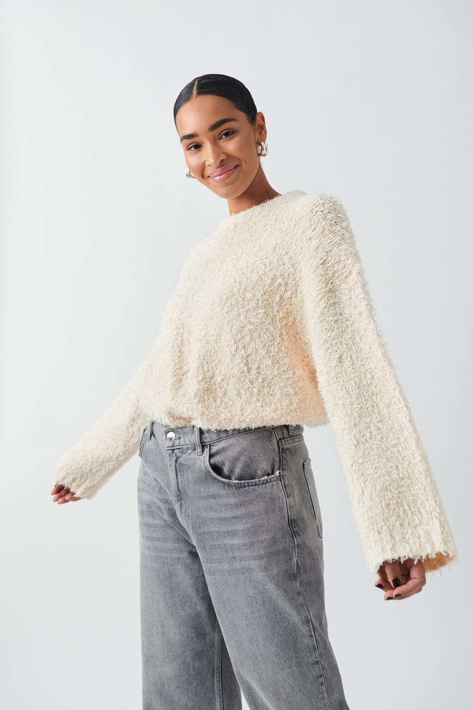 Läs mer om Gina Tricot - Oversized knit sweater - stickade tröjor - White - S - Female