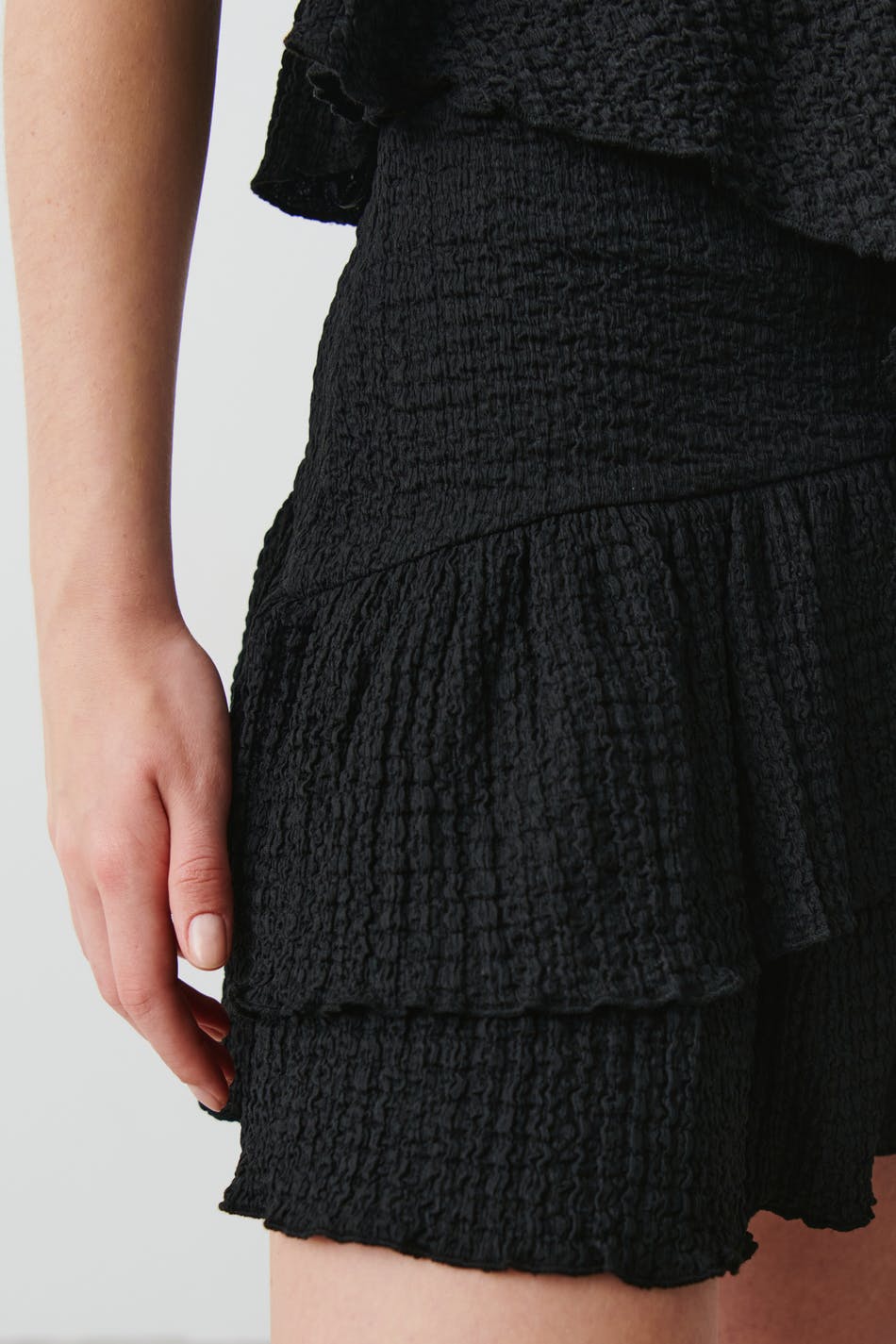 Details 131+ structured skirt super hot