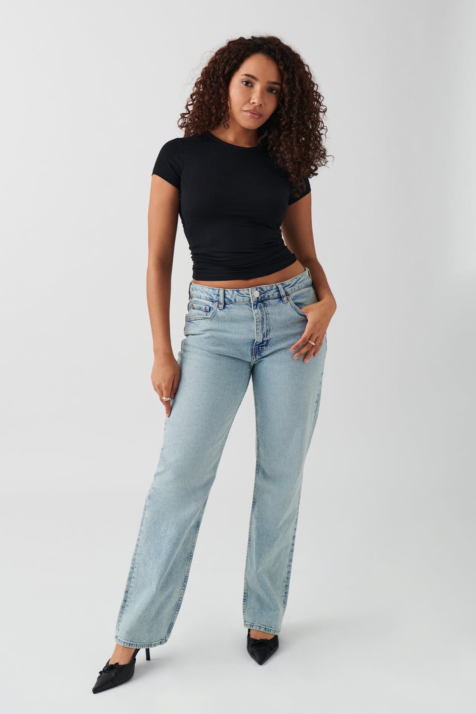 Straight jeans - Modern straight and wide jeans - Gina Tricot