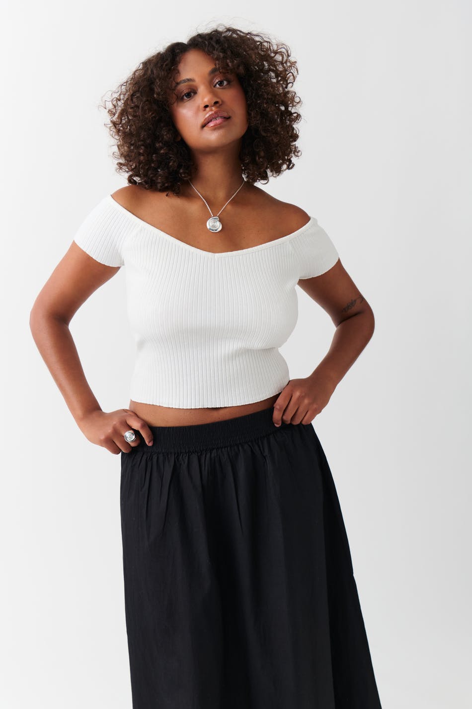  Gina Tricot- Heart shape rib top - off-shoulder-shirt- White - M- Female