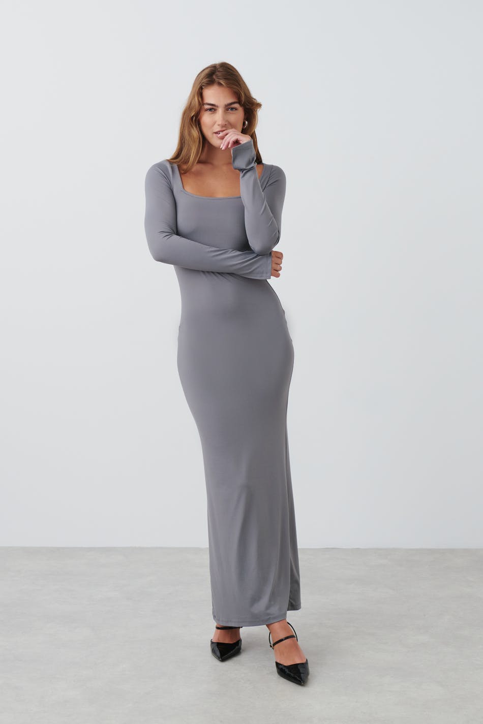Läs mer om Gina Tricot - Square neck maxi dress - långärmade klänningar - Grey - M - Female