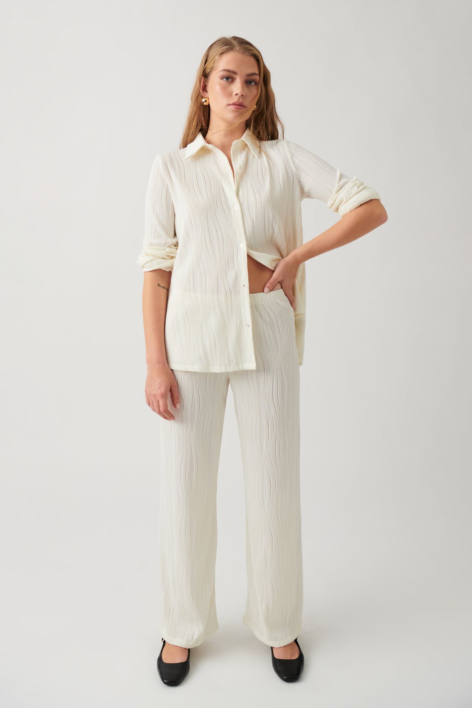Gina Tricot - Structure trousers - byxor - White - M - Female