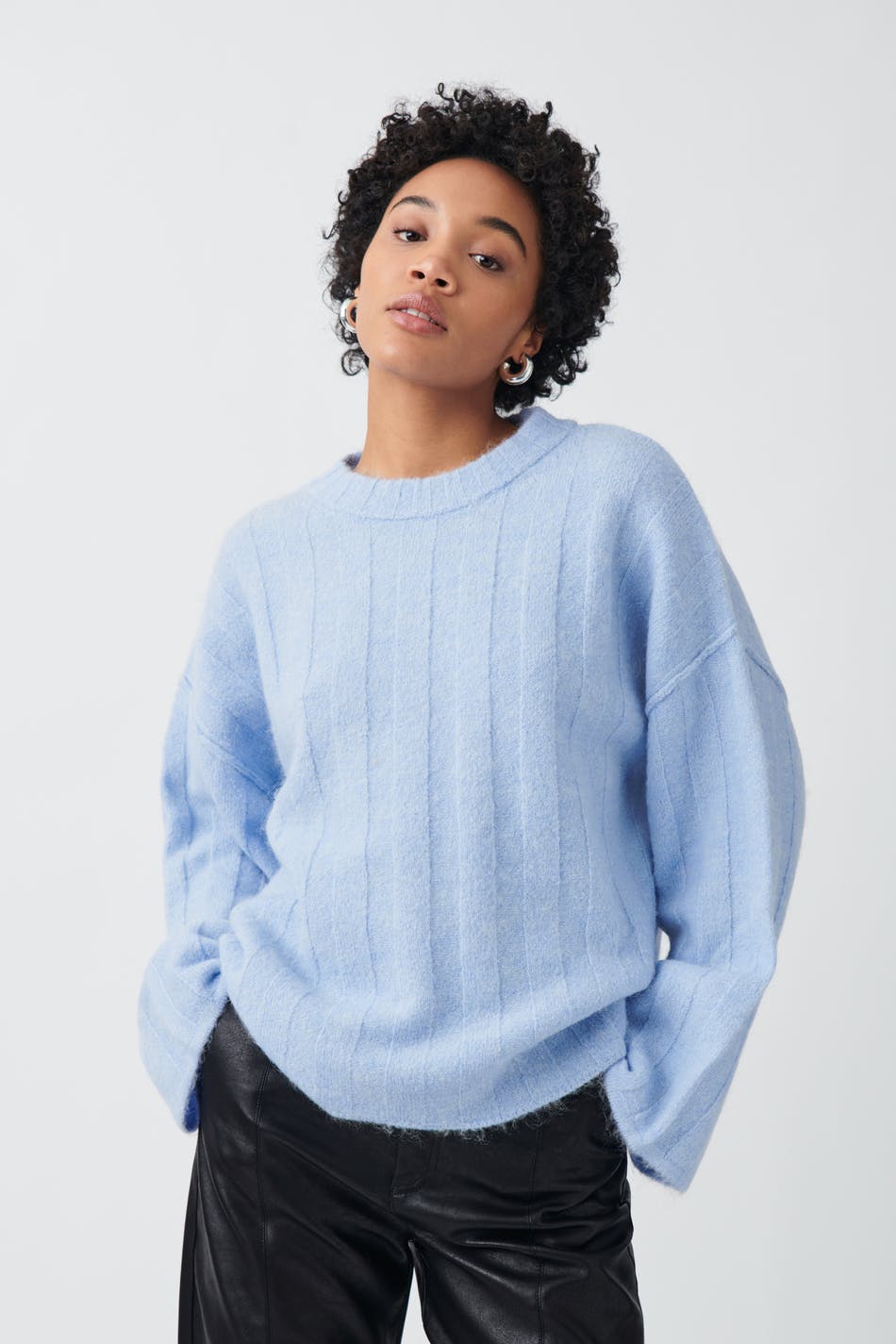Gina Tricot - Wide rib knitted sweater - stickade tröjor - Blue - L - Female