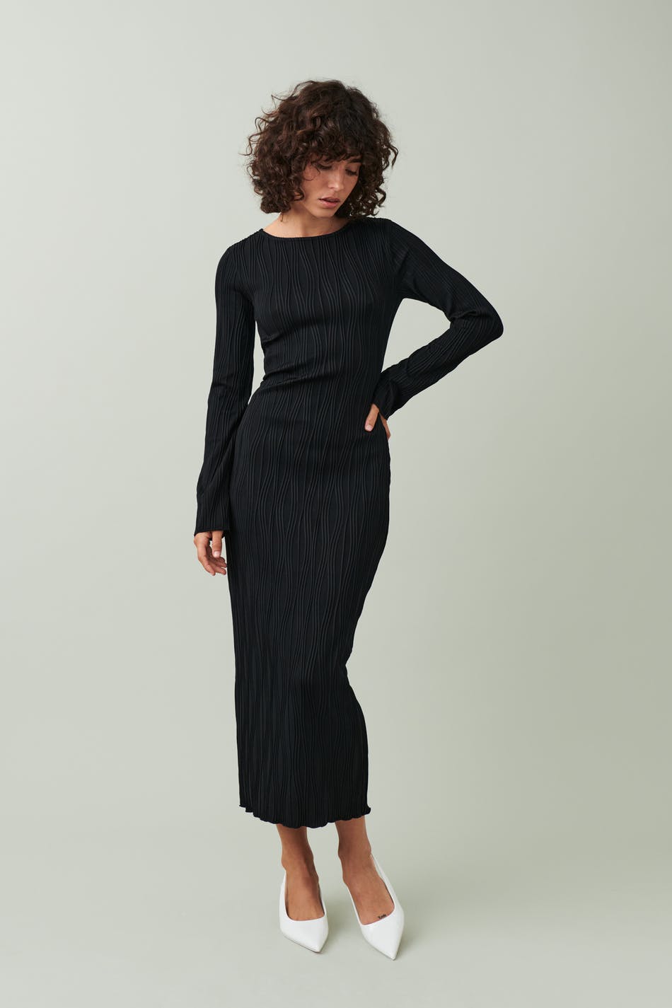 Läs mer om Gina Tricot - Textured maxi dress - långärmade klänningar - Black - S - Female