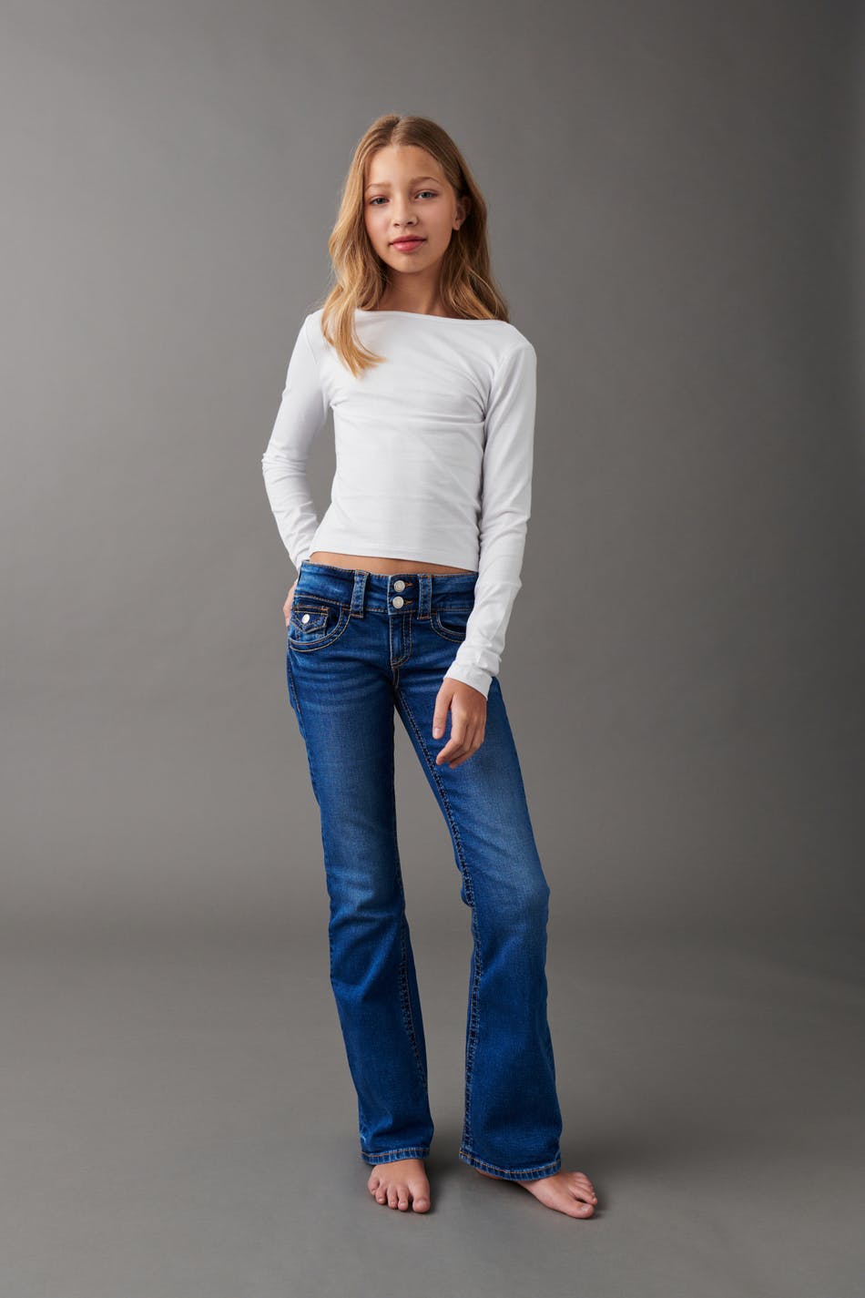 Läs mer om Gina Tricot - Chunky basic flare jeans - young-low-waist - Blue - 146 - Female