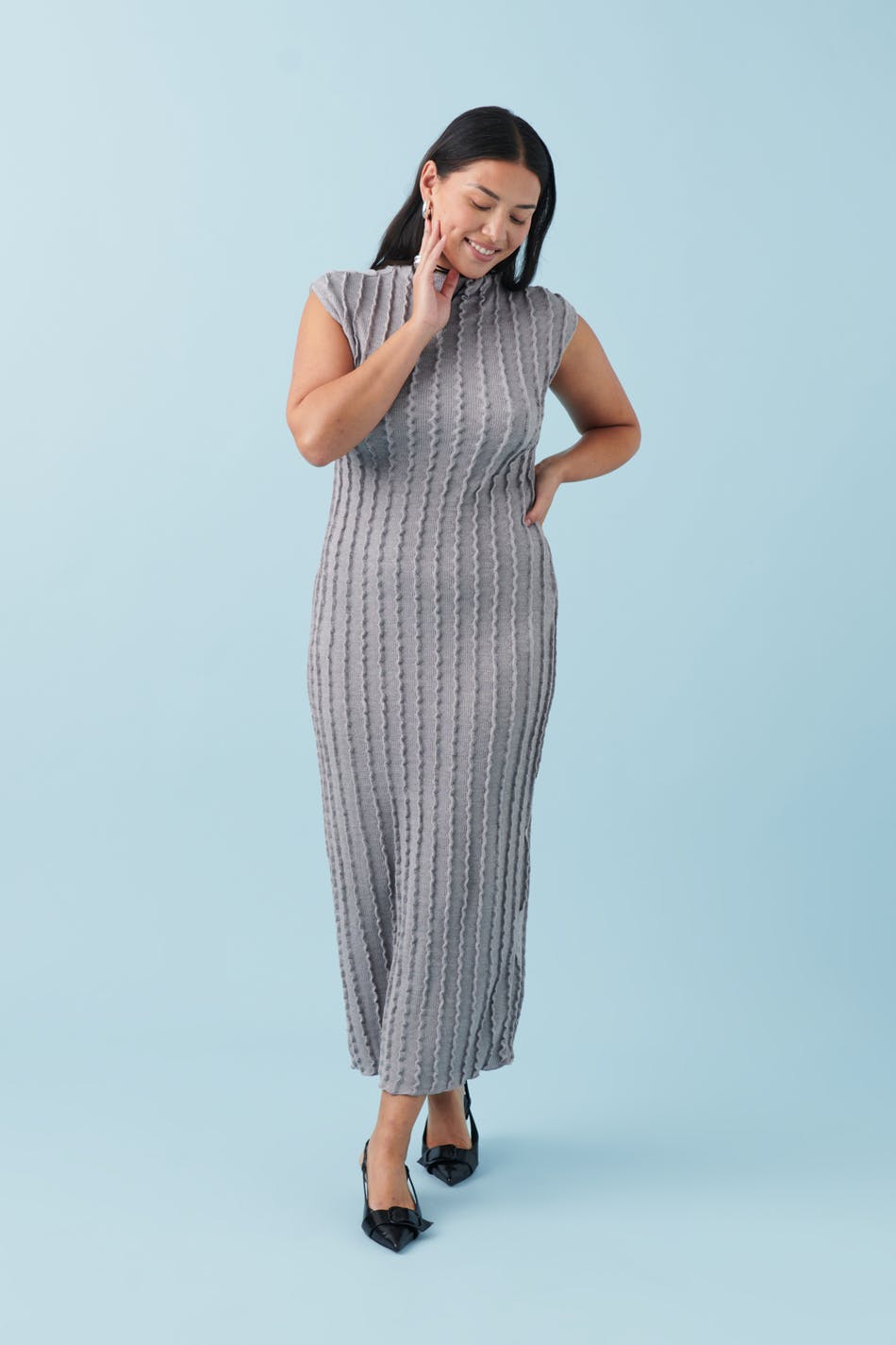 Läs mer om Gina Tricot - Structured dress - långklänningar - Grey - M - Female