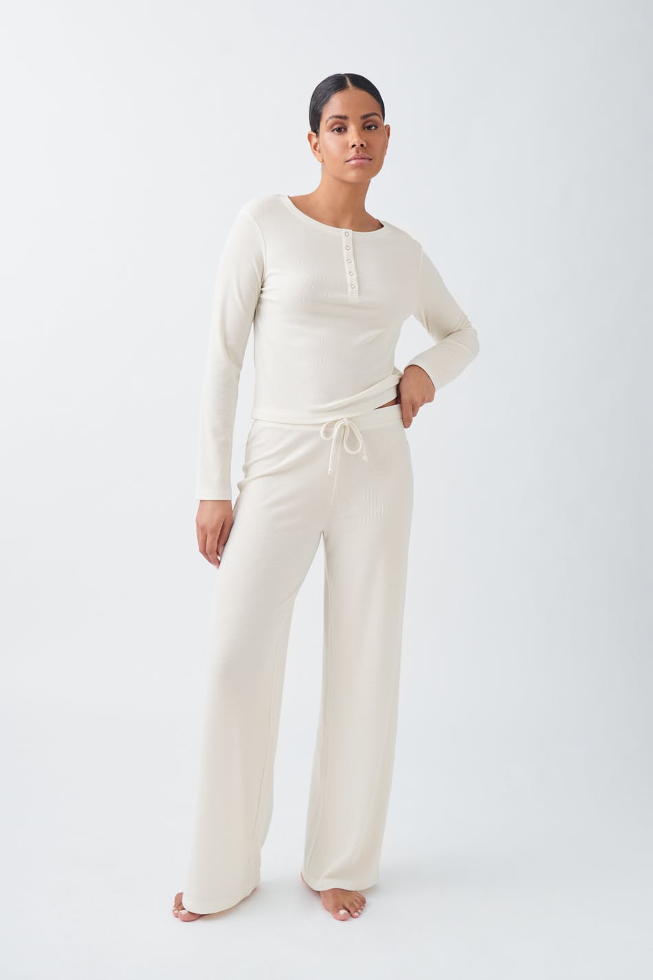 Satin loungewear trousers - Beige - Women - Gina Tricot