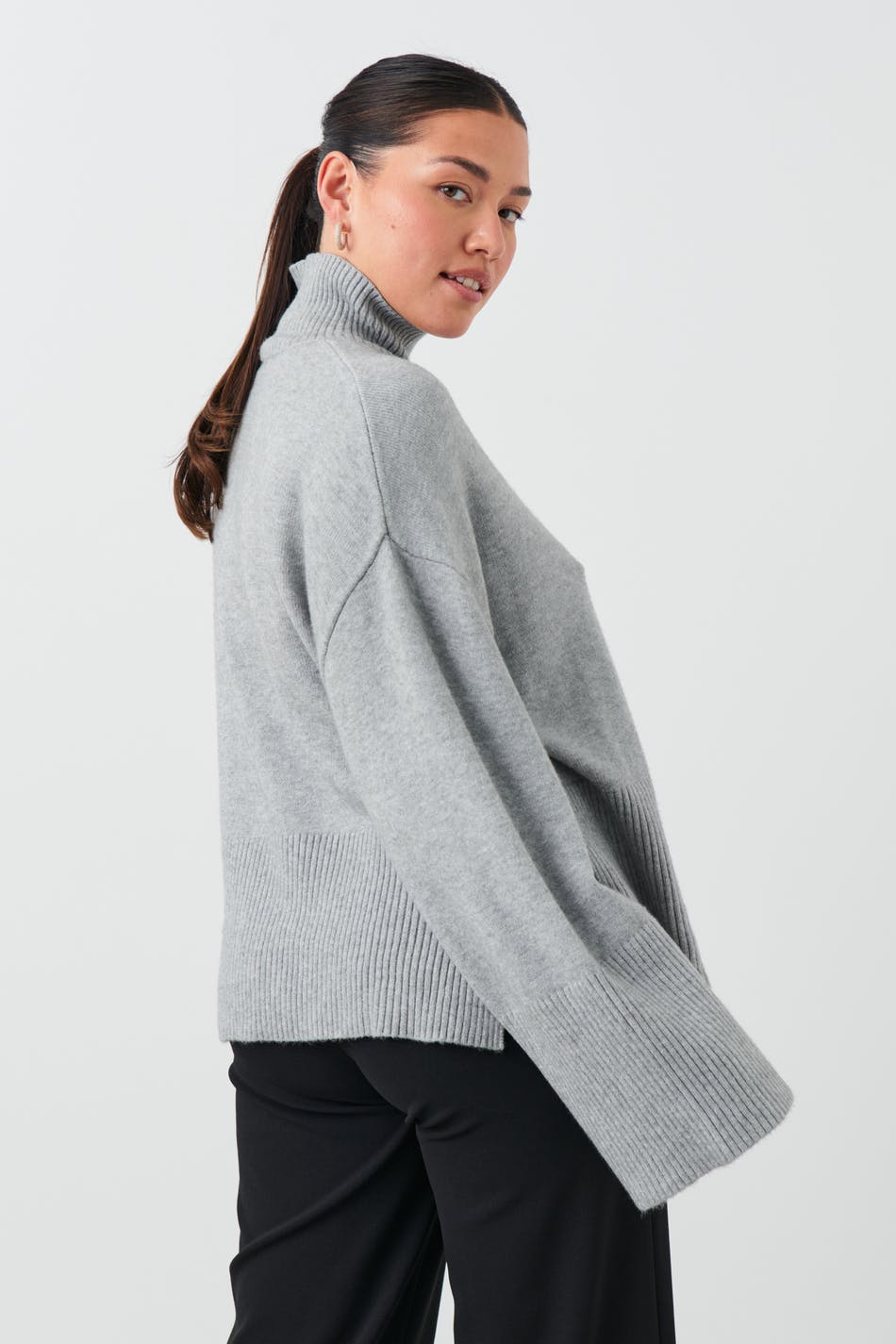 Knitted sweater - Grey - Women - Gina Tricot