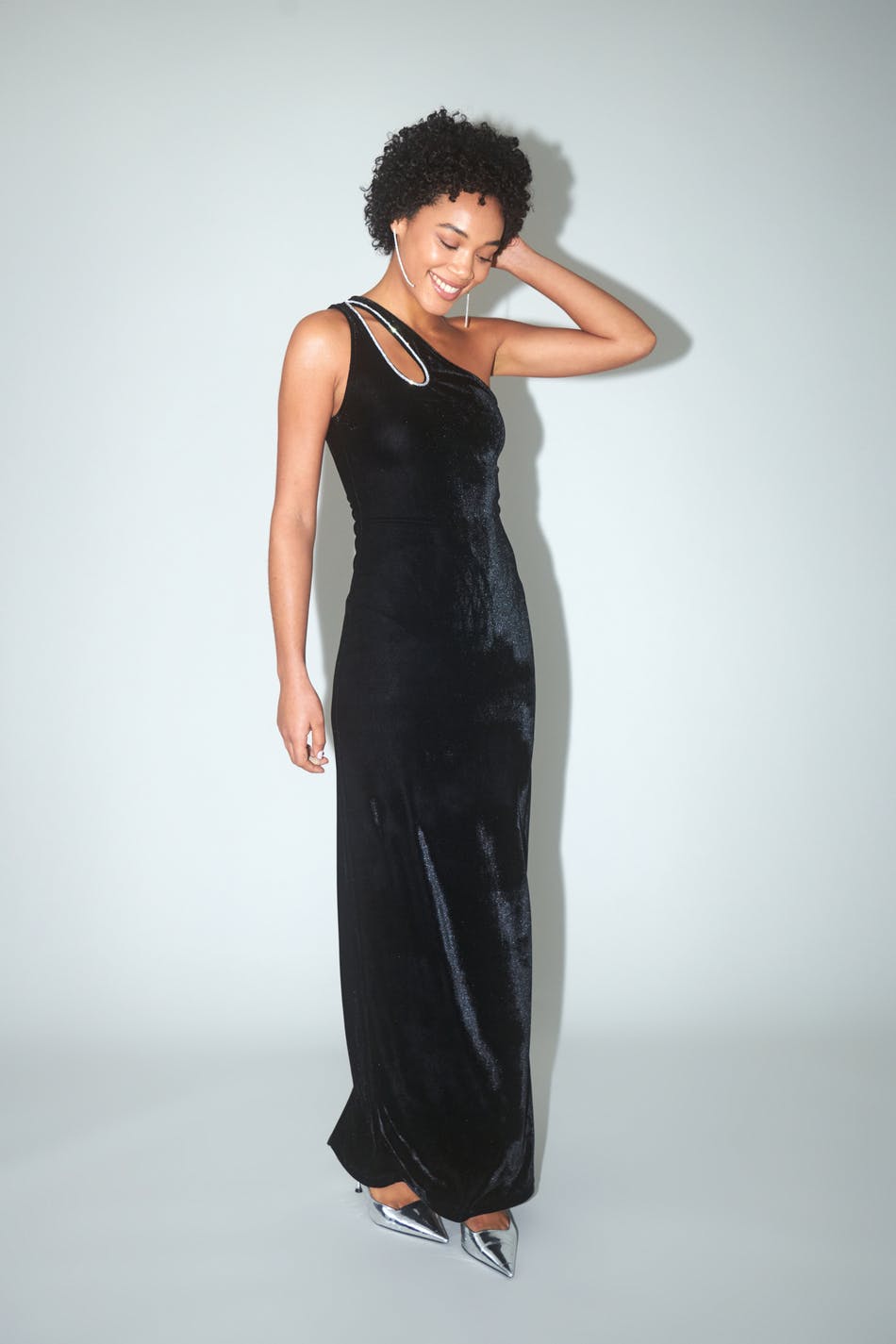 Läs mer om Gina Tricot - Velvet rhinestone maxi dress - långklänningar - Black - S - Female