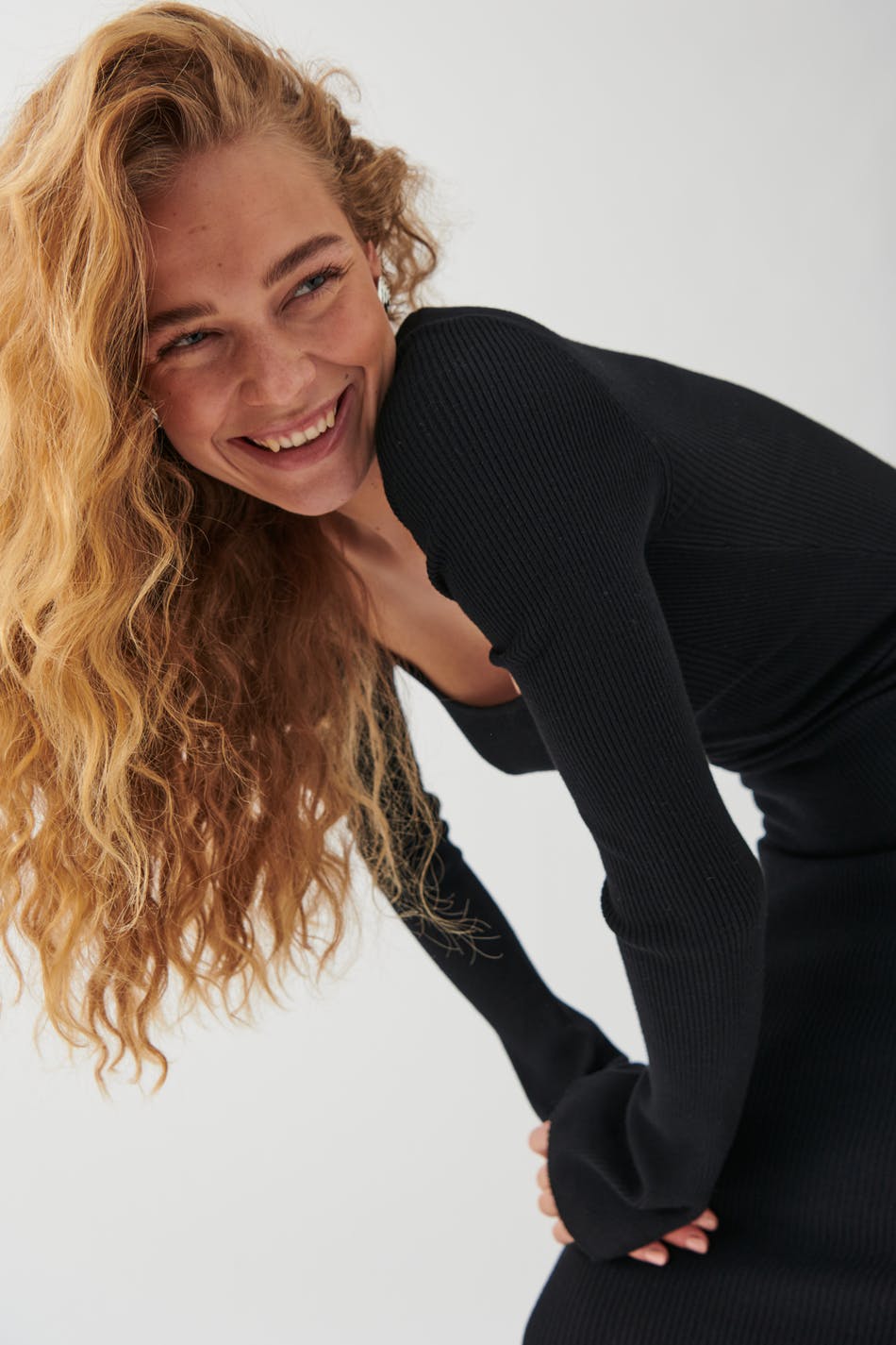 Gina Tricot - Knitted midi dress - stickade klänningar - Black - XL - Female