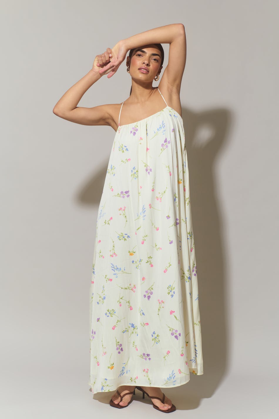 Flowy maxi dress with sleeves best sale