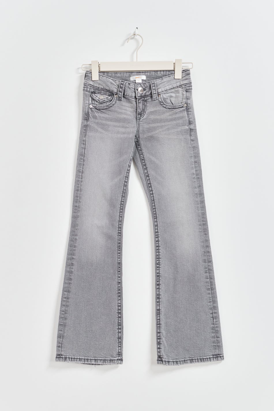Läs mer om Gina Tricot - Chunky flare tall jeans - wide jeans - Grey - 140 - Female