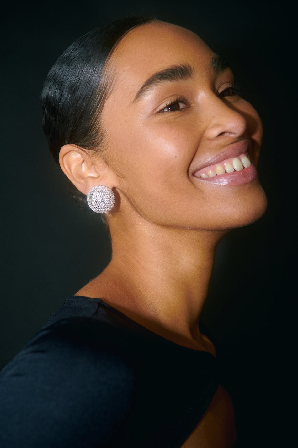 Läs mer om Gina Tricot - Pave silver ball earrings - örhängen - Silver - ONESIZE - Female