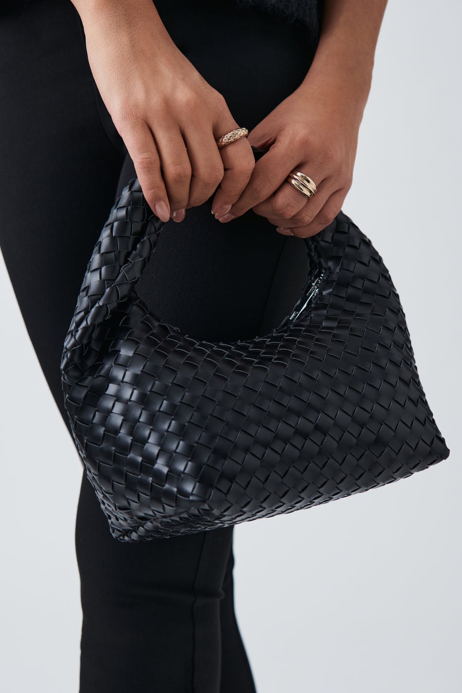Gina Tricot - Braided handbag - handväskor - Black - ONESIZE - Female
