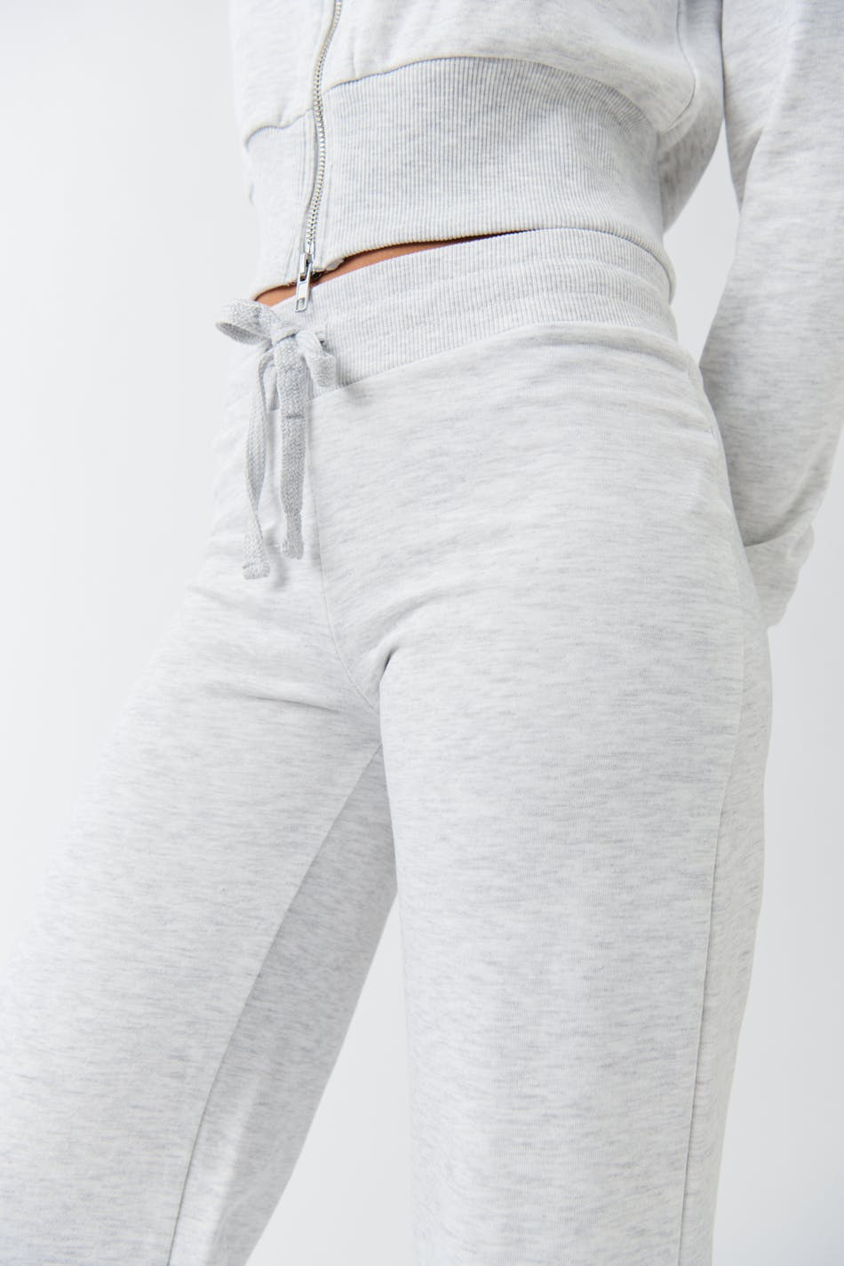 Slim low waist sweatpants