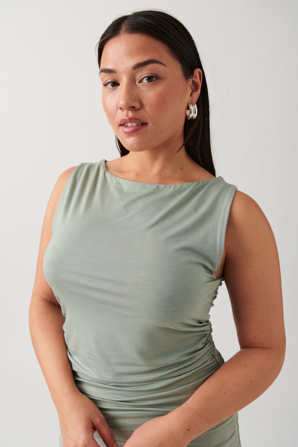 Läs mer om Gina Tricot - Soft touch boatneck top - linnen - Green - L - Female