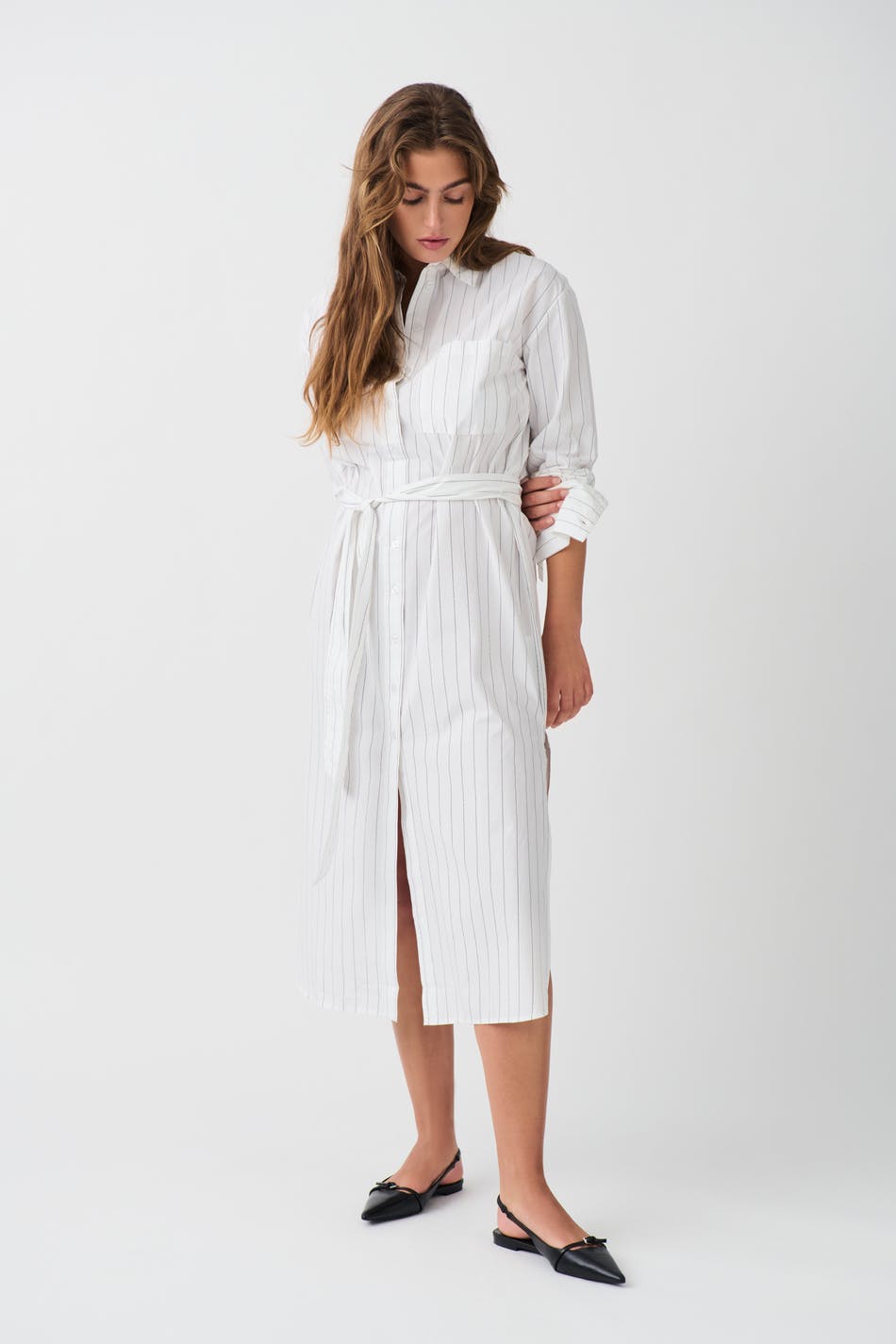 Gina Tricot - Wide slit shirt dress - skjortklänningar - White - L - Female