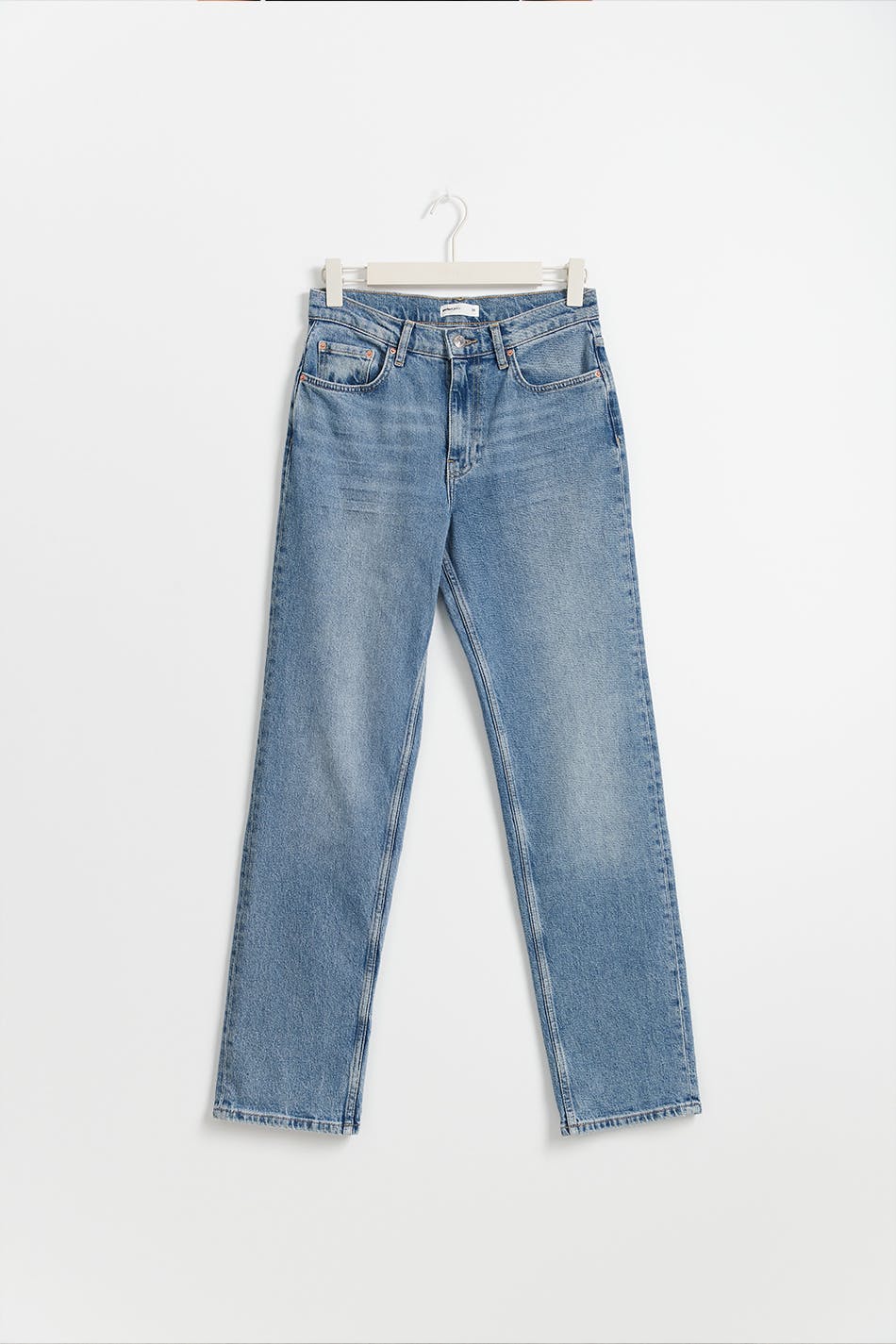 Läs mer om Gina Tricot - Mid straight tall jeans - mid waist jeans - Blue - 40 - Female