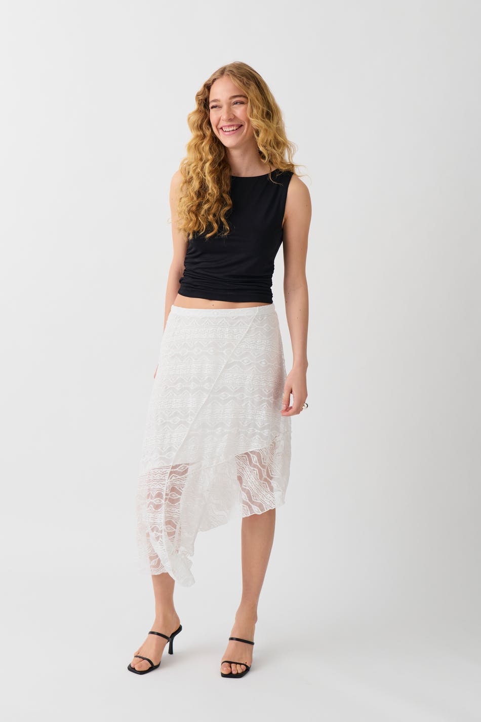  Gina Tricot- Assymetric lace skirt - Röcke- White - XL- Female