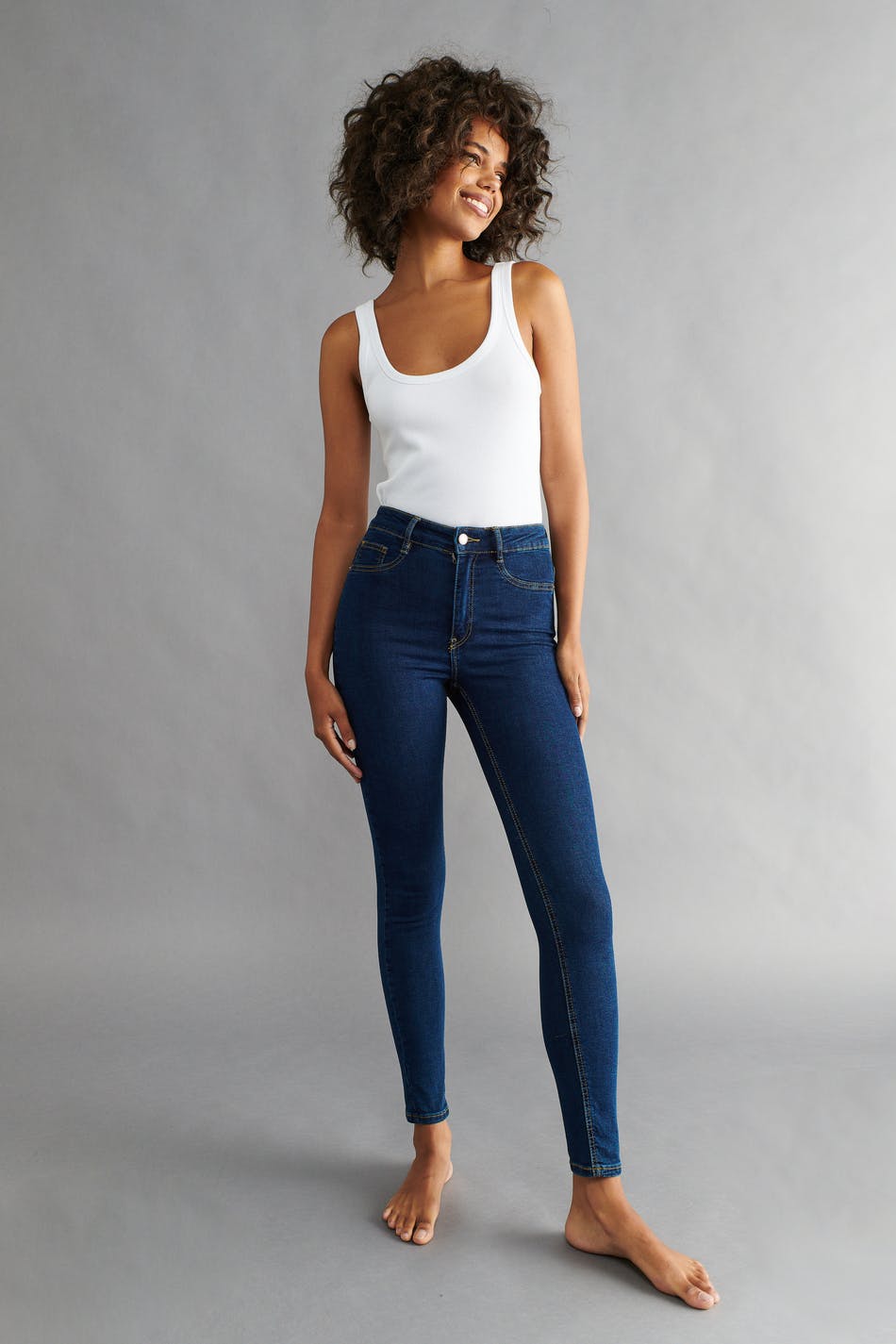 Läs mer om Gina Tricot - Molly highwaist jeans - highwaist jeans - Blue - XS - Female