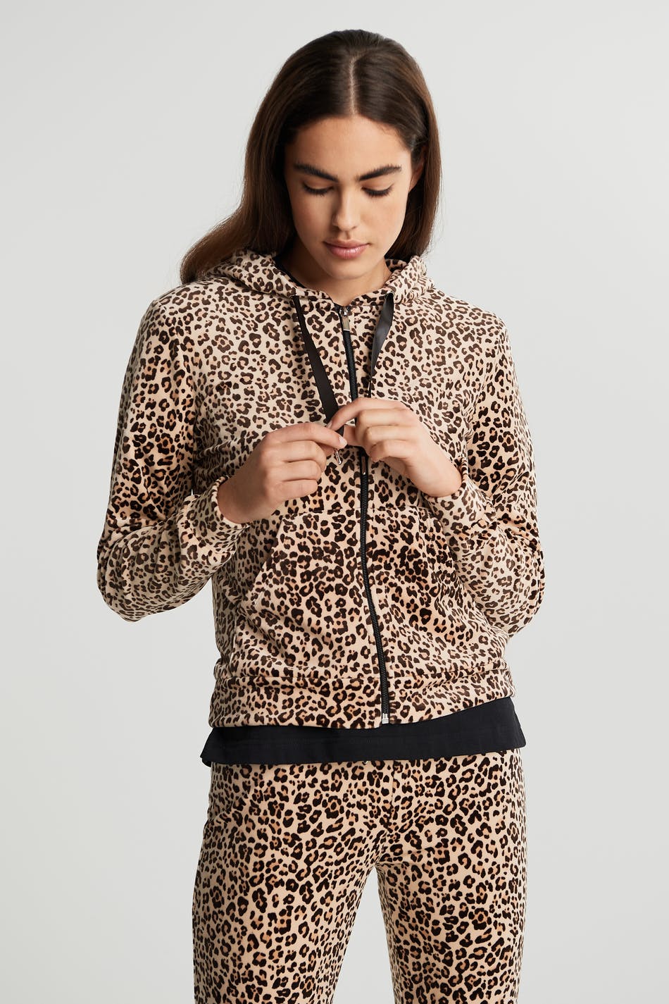 Cecilia hoodie hoodies & sweatshirts fra Gina Tricot til dame i Leopard - Pashion.dk