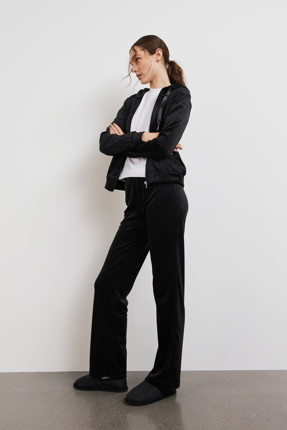 tyran Kontrakt Galaxy Cecilia velour trousers - sweatpants - Gina Tricot