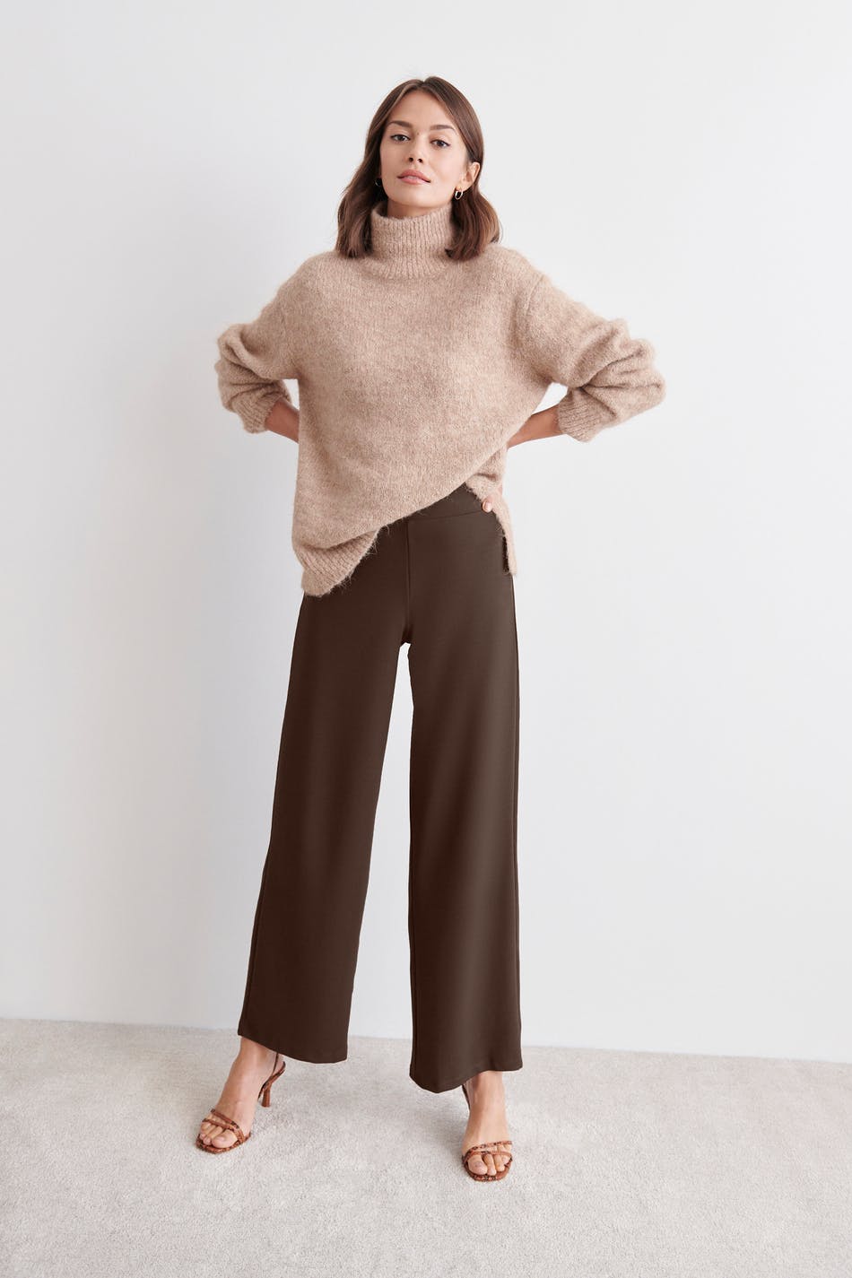 Relaxed viscose trousers - Gina Tricot