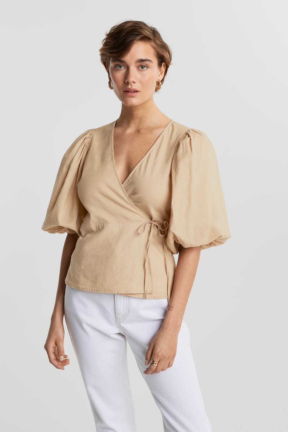 Lovisa linen shirt - Beige - Women - Gina Tricot